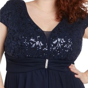 Beautiful mother of the bride dress. Navy blue - size 22